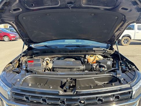 Used 2021 Chevrolet Tahoe Z71 w/ Rear Media and Nav Package image 19