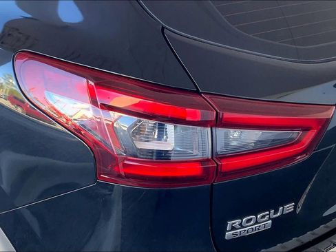 Used 2022 Nissan Rogue Sport SV image 28