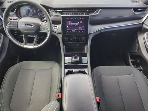 Used 2025 Jeep Grand Cherokee Laredo X w/ Luxury Tech Group I RWD image 21