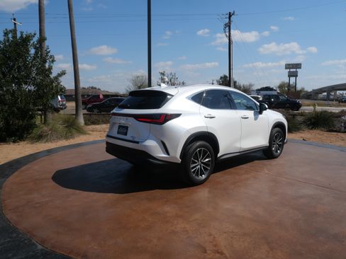 Used 2024 Lexus NX 350 AWD w/ Luxury Package image 2
