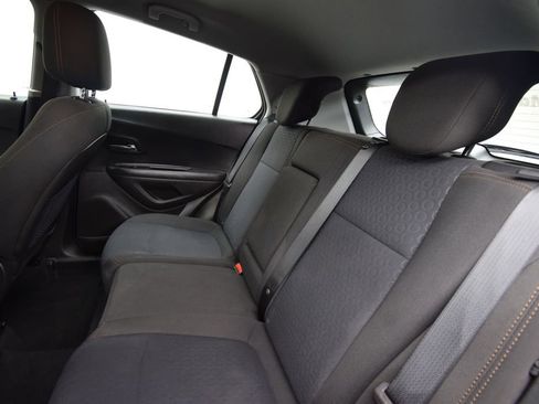 Used 2020 Chevrolet Trax LS image 18