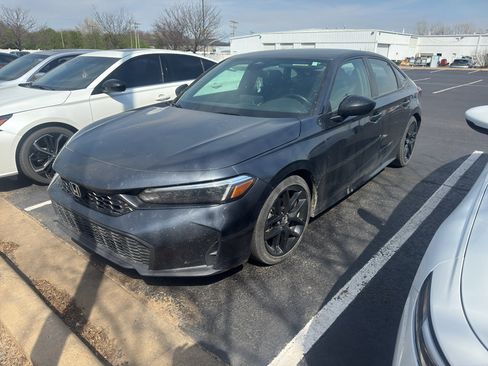 Used 2025 Honda Civic Sport image 2