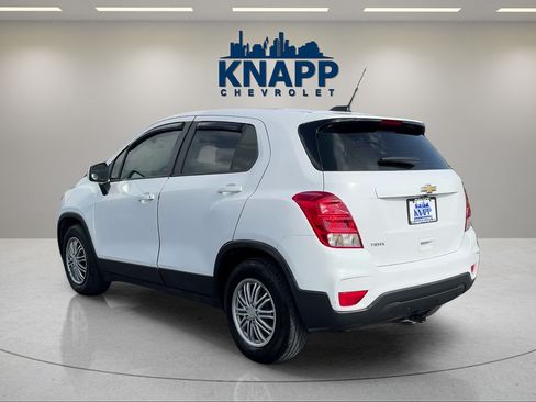 Used 2018 Chevrolet Trax LS FWD image 3