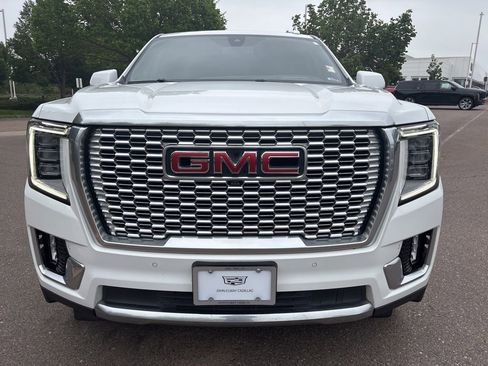Used 2022 GMC Yukon XL Denali AWD/4WD image 8