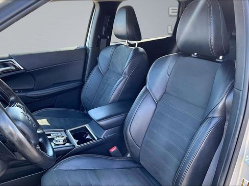 Used 2024 Mitsubishi Outlander SE AWD/4WD image 24