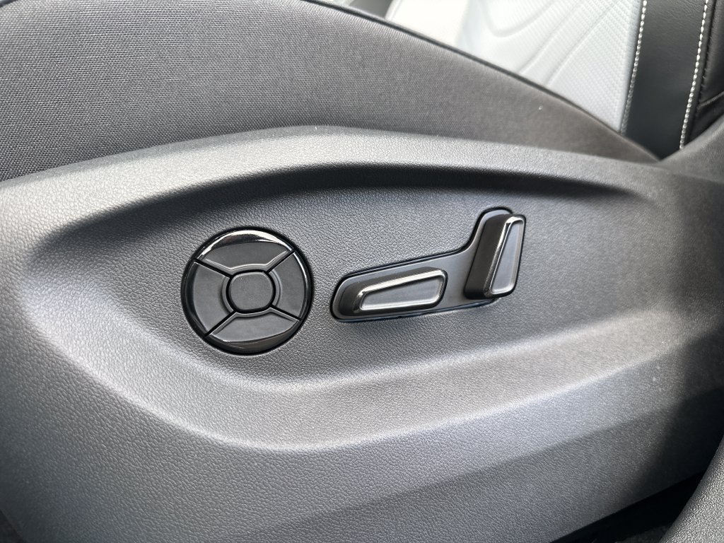 New 2026 Volkswagen Tiguan SE R-Line AWD/4WD image 9