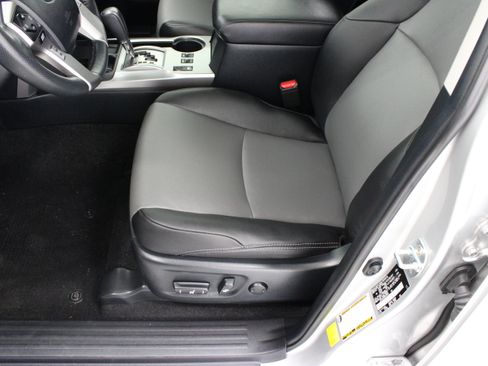 Used 2024 Toyota 4Runner SR5 Premium w/ Moonroof Package RWD image 15