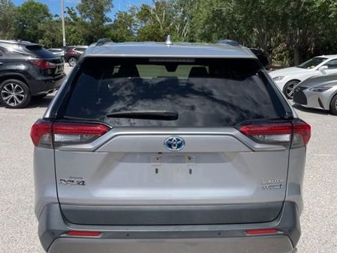 Used 2020 Toyota RAV4 Limited AWD/4WD image 3