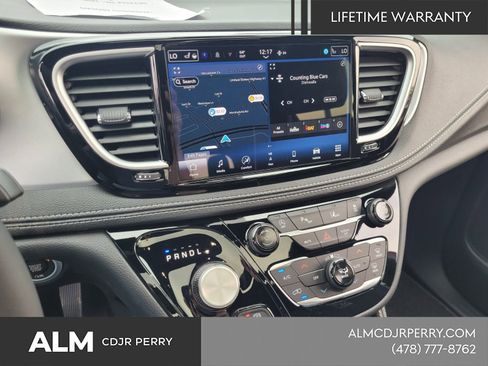 New 2026 Chrysler Pacifica Limited w/ S Appearance Package FWD image 23