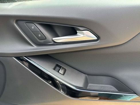 New 2026 Chevrolet Equinox RS w/ Convenience Package III AWD/4WD image 17