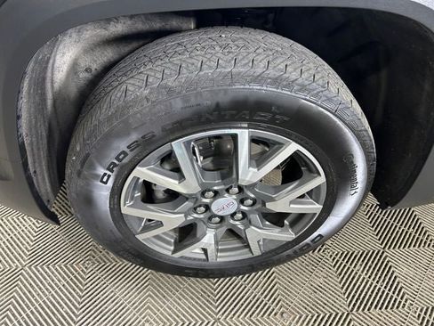 Used 2023 GMC Acadia SLE w/ Driver Convenience Package AWD/4WD image 11