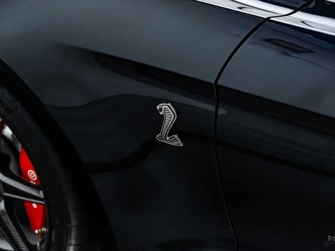 Used 2021 Ford Mustang Shelby GT500 w/ Carbon Fiber Track Pack image 34