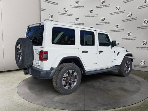 Used 2018 Jeep Wrangler Unlimited Sahara image 5