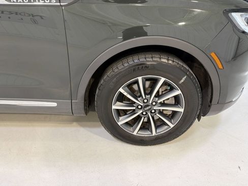 Used 2022 Lincoln Nautilus FWD image 28