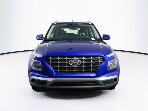 Used 2025 Hyundai Venue SEL FWD image 2
