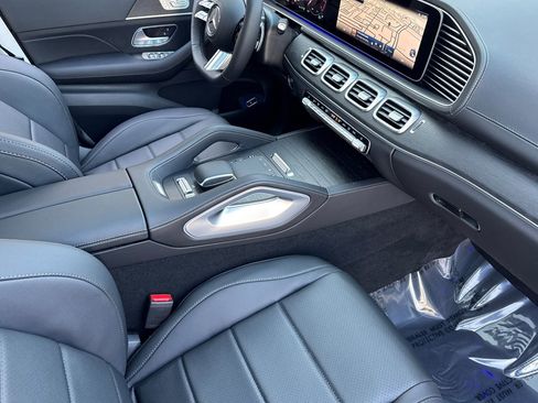 New 2026 Mercedes-Benz GLS 450 4MATIC image 27