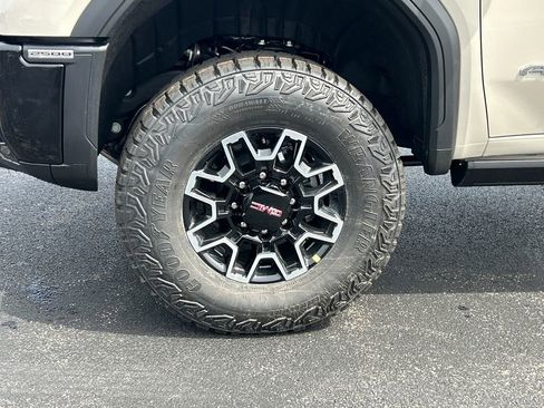 New 2026 GMC Sierra 2500 AT4X image 12