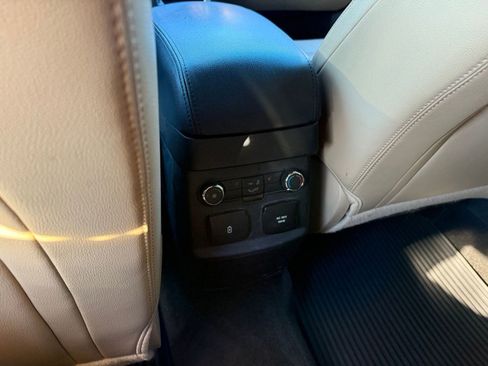 Used 2016 Ford Explorer Limited image 24