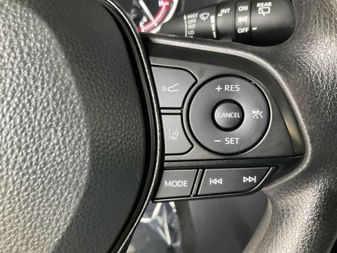 Used 2025 Toyota RAV4 XLE image 28