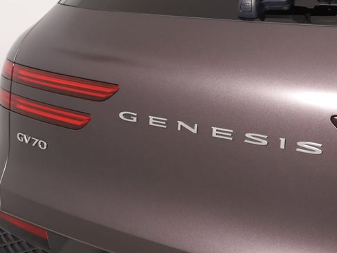 Used 2023 Genesis GV70 3.5T Sport w/ Sport Prestige Package AWD/4WD image 50