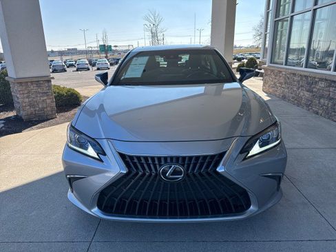 Used 2023 Lexus ES 250 w/ Premium Package image 3