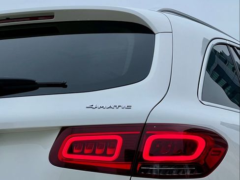 Certified 2022 Mercedes-Benz GLC 300 4MATIC image 12