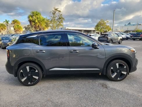 New 2025 Nissan Kicks SR image 8