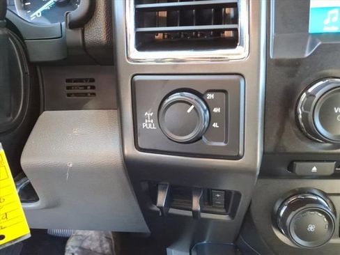 Certified 2018 Ford F250 XLT w/ XLT Premium Package image 27