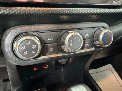 Used 2024 Nissan Kicks SV image 21