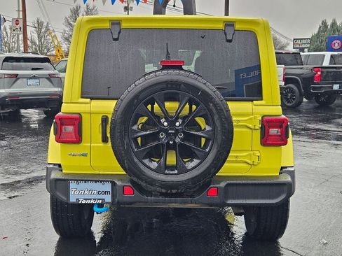 Used 2024 Jeep Wrangler Unlimited Sahara image 5