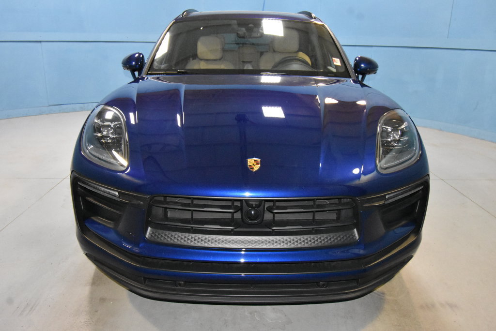 Used 2026 Porsche Macan AWD/4WD image 25