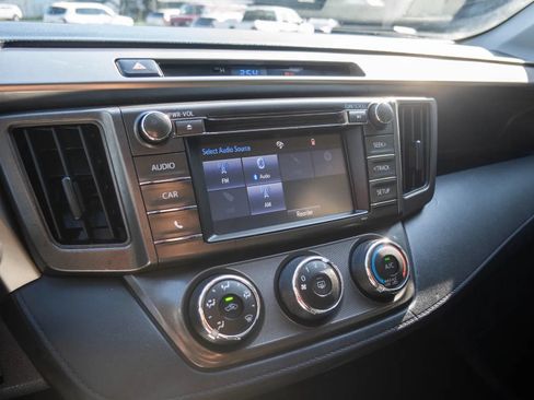 Used 2014 Toyota RAV4 LE FWD image 21
