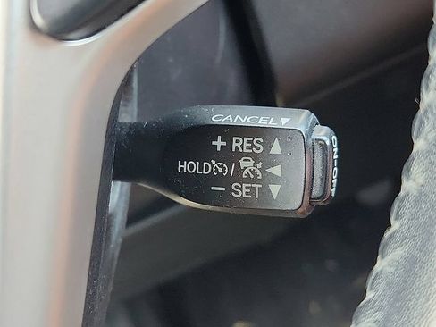 Used 2018 Toyota Highlander Limited FWD image 22