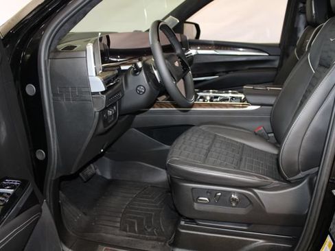 Used 2026 Cadillac Escalade Platinum Sport w/ LPO, ONYX Package AWD/4WD image 6