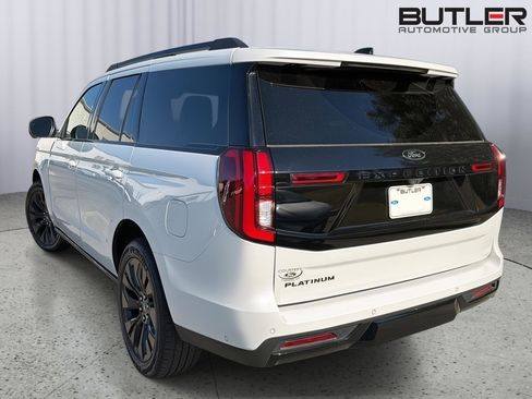 Used 2025 Ford Expedition Platinum w/ Stealth Appearance Package image 10