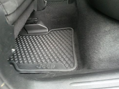 Used 2019 Jeep Compass Sport w/ Cold Weather Group image 28