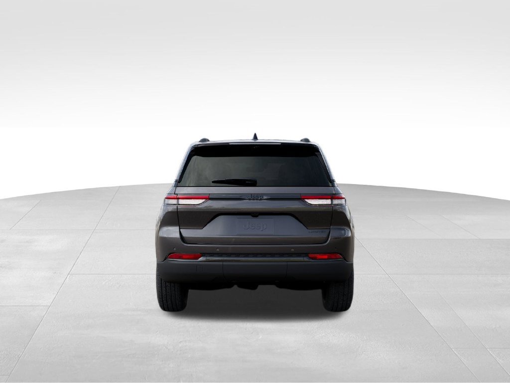 Used 2025 Jeep Grand Cherokee Limited w/ Luxury Tech Group II RWD image 8