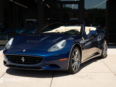 Used 2011 Ferrari California image 7