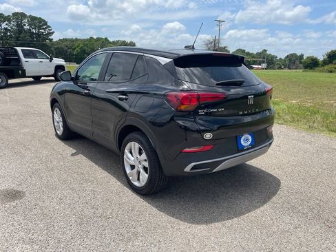 Used 2024 Buick Encore GX Preferred AWD/4WD image 3