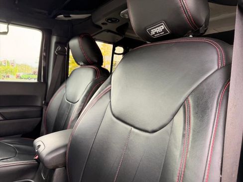 Used 2017 Jeep Wrangler Unlimited Sport w/ Connectivity Group AWD/4WD image 13