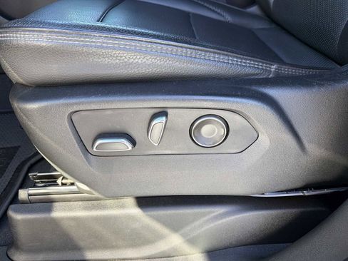 Used 2021 GMC Yukon Denali w/ Denali Premium Package image 21