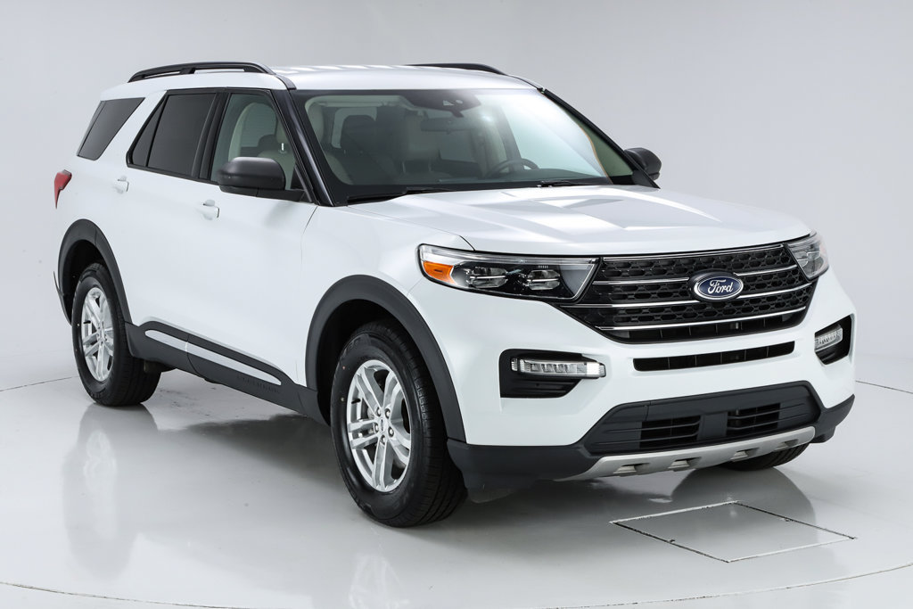 Used 2023 Ford Explorer XLT w/ Equipment Group 202A AWD/4WD image 59