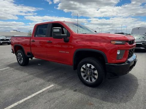 Used 2022 Chevrolet Silverado 2500 Custom w/ Custom Convenience Package AWD/4WD image 2