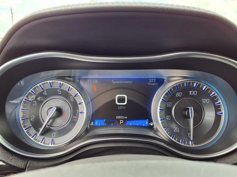 Used 2023 Chrysler 300 Touring w/ Sport Appearance Package RWD image 17
