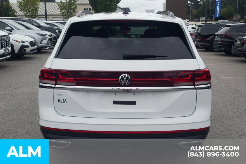 Used 2025 Volkswagen Atlas SE FWD image 6