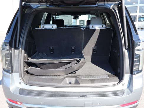 Used 2025 Chevrolet Tahoe Premier AWD/4WD image 37