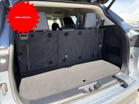 Used 2022 Toyota Highlander XLE image 28