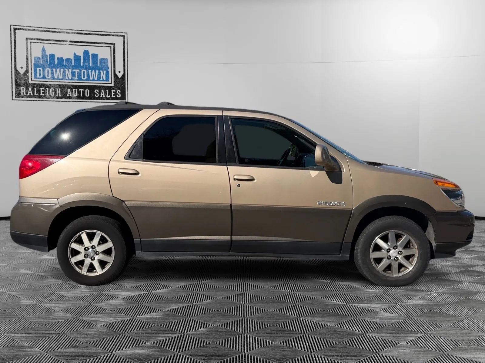 Used 2003 Buick Rendezvous CXL w/ CXL Package FWD image 4
