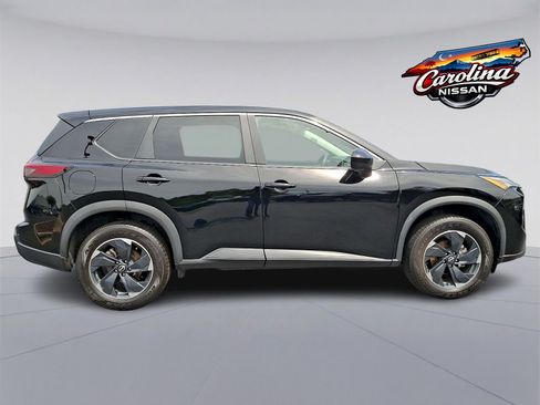 Used 2024 Nissan Rogue SV AWD/4WD image 7