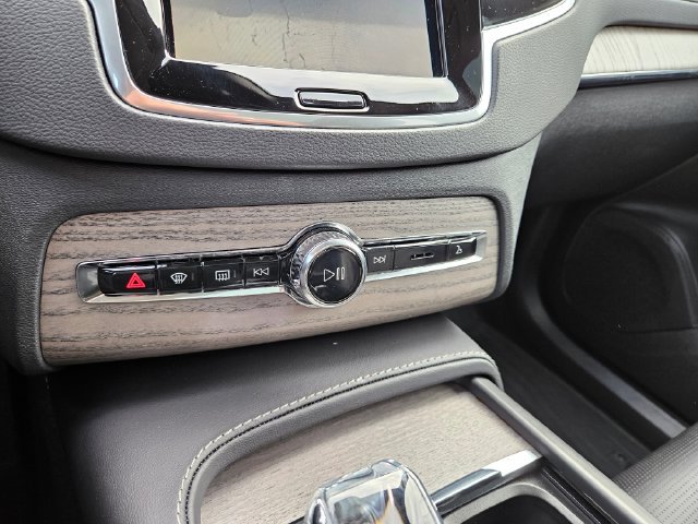 Used 2024 Volvo XC90 T8 Ultimate w/ Lounge Package AWD/4WD image 25